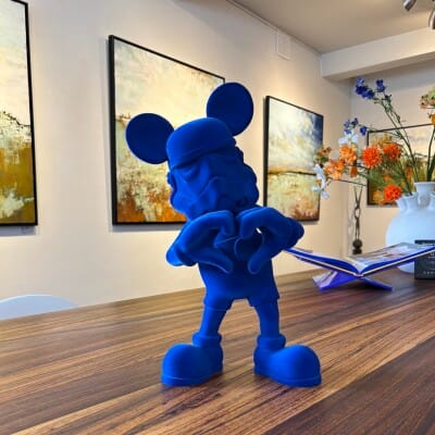 Lovetrooper Yves Klein Blue Caro Sofia